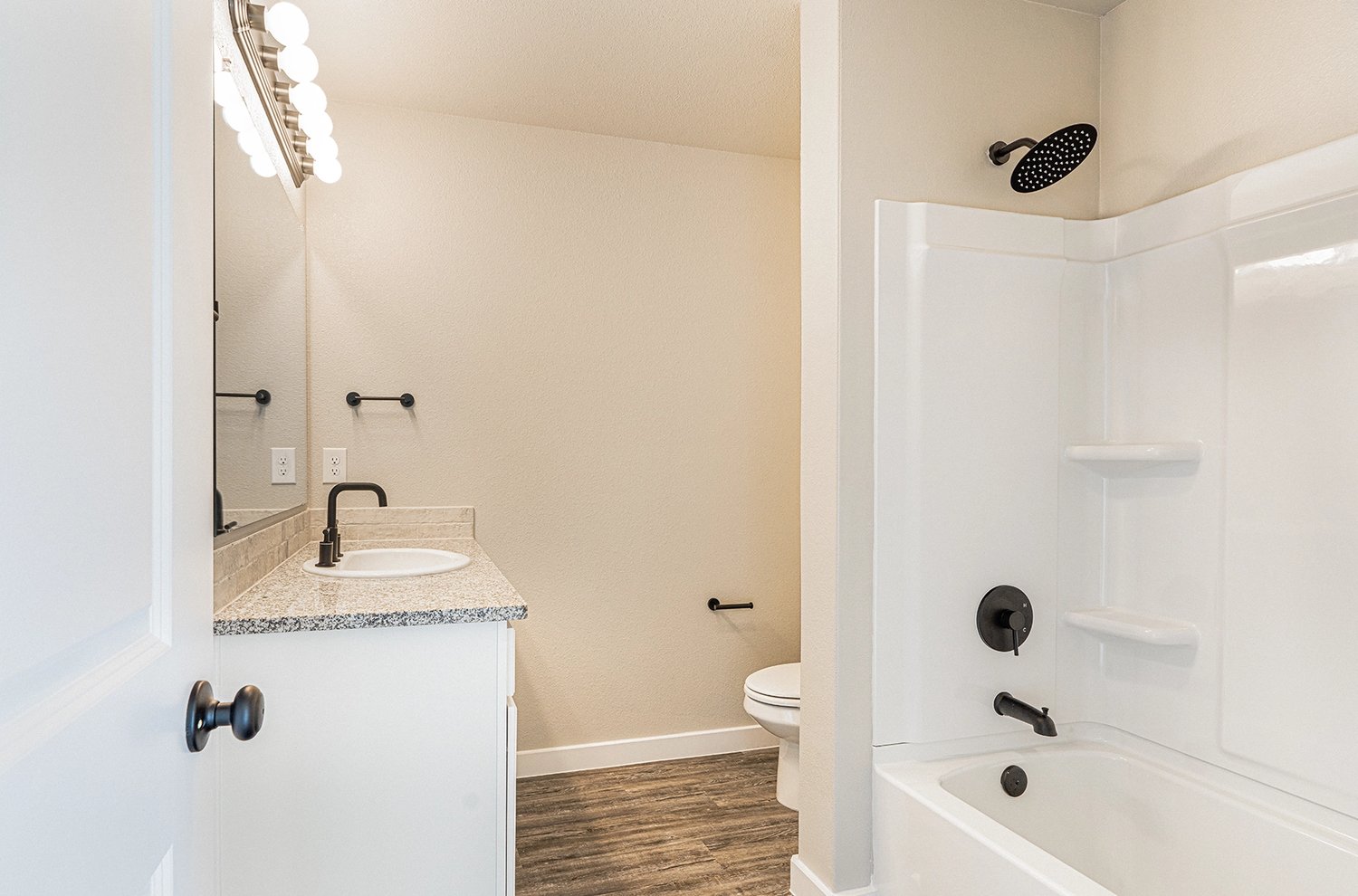 1600 Master Bathroom