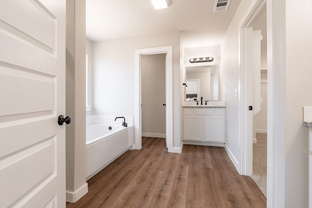 Master bath in the Nikki, one of Betenbough's homes with open floor plan.