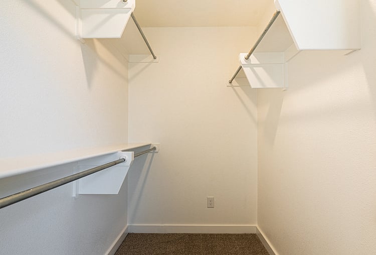 1600 Master Closet